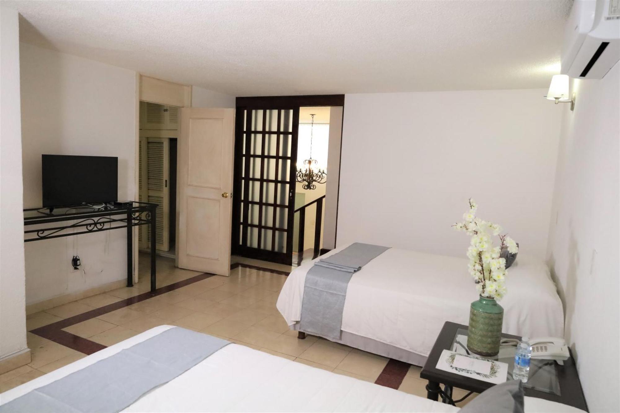 Hotel Grand Vista Cuernavaca Buitenkant foto